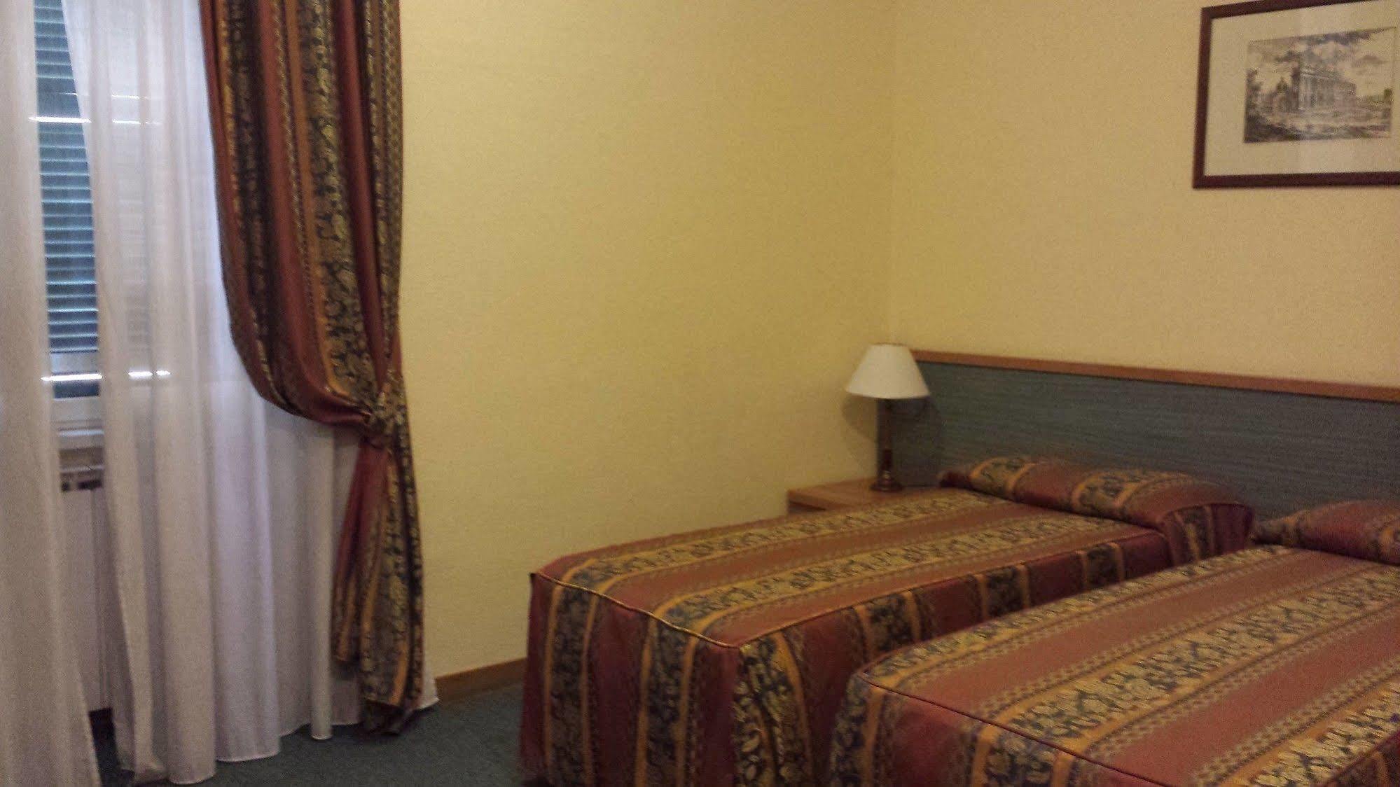 Hotel Stella Рим Екстериор снимка