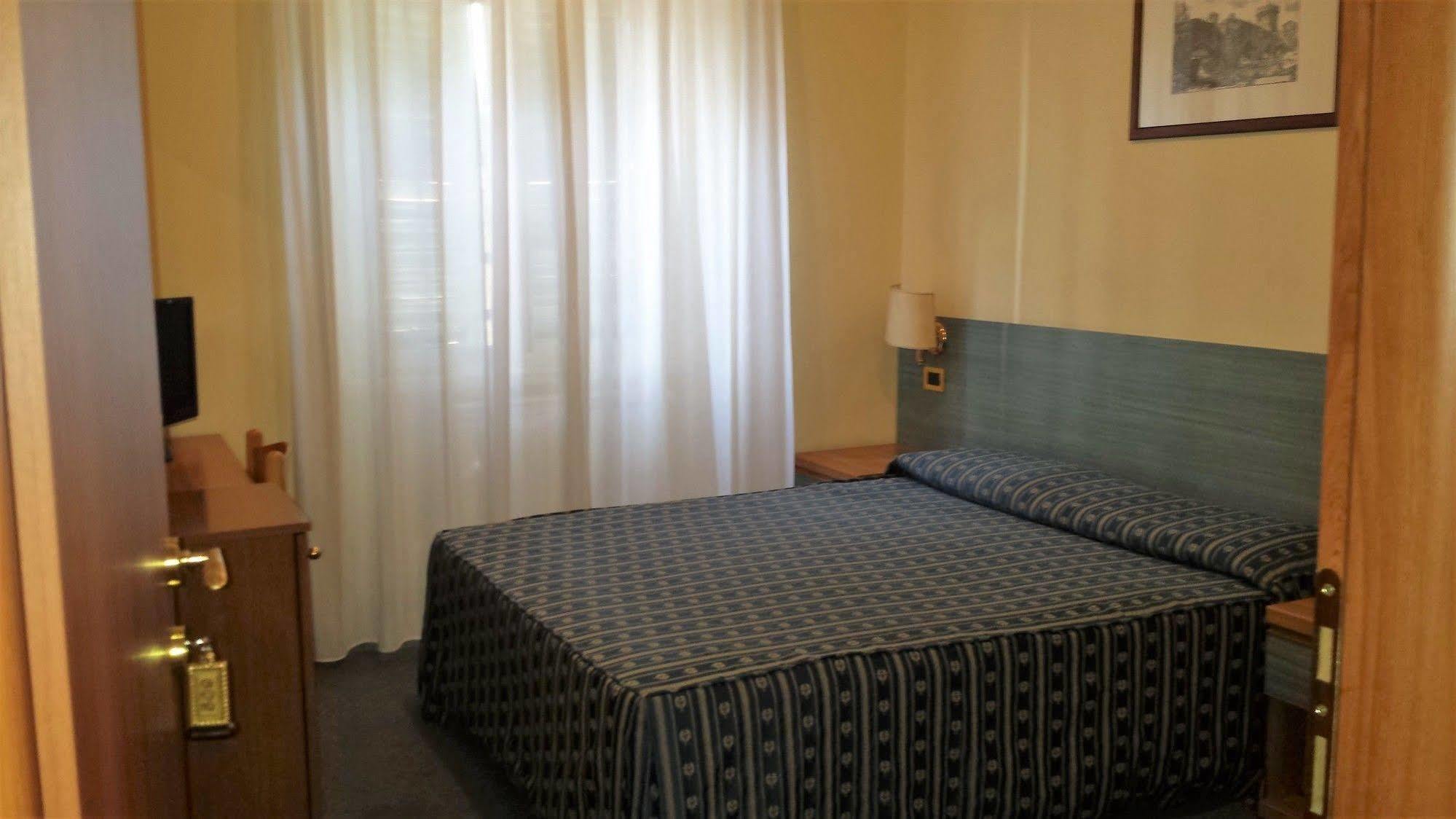 Hotel Stella Рим Екстериор снимка